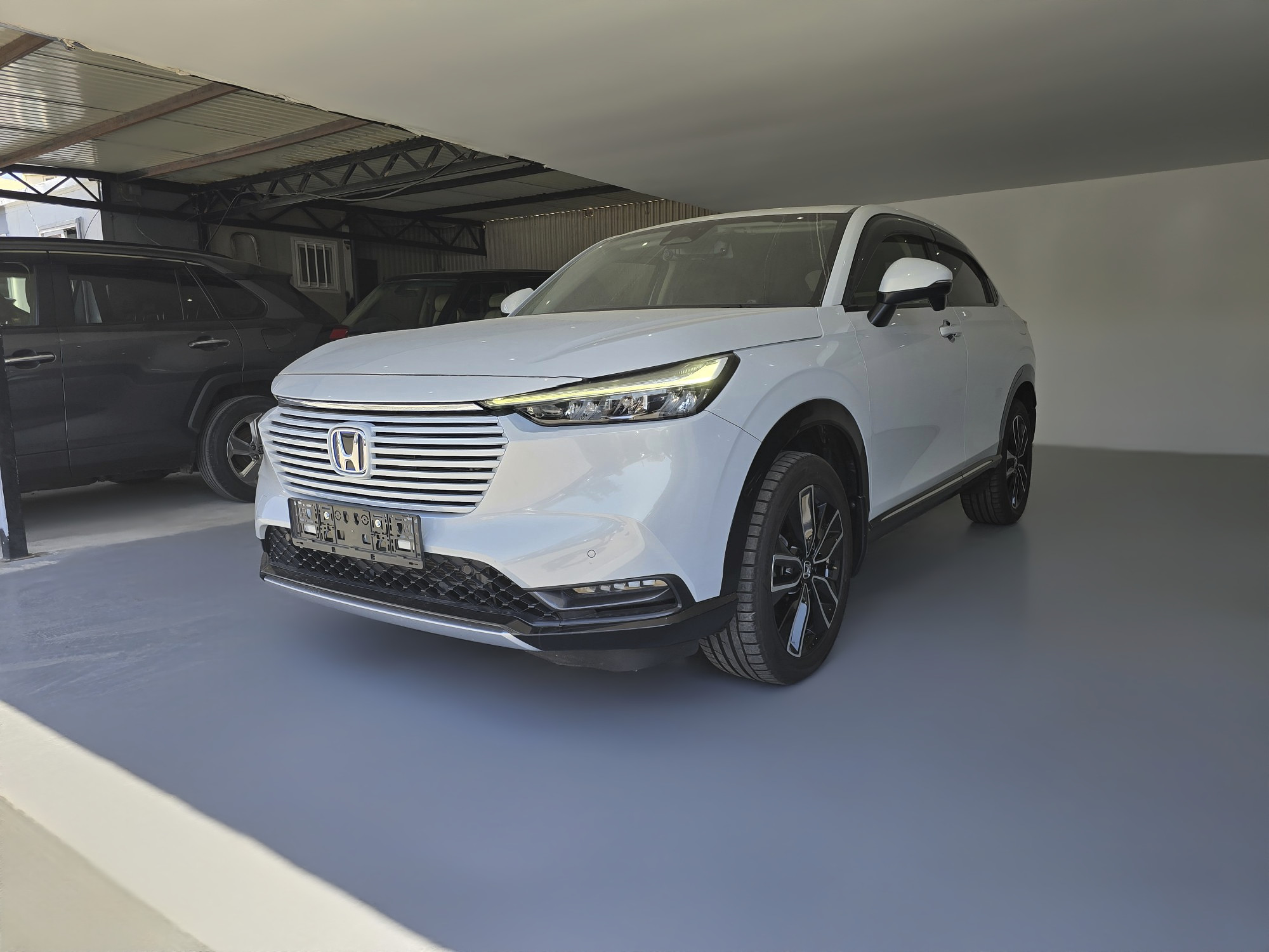 
								HONDA VEZEL E:HEV Z 1.5L AUTO 2023 full									